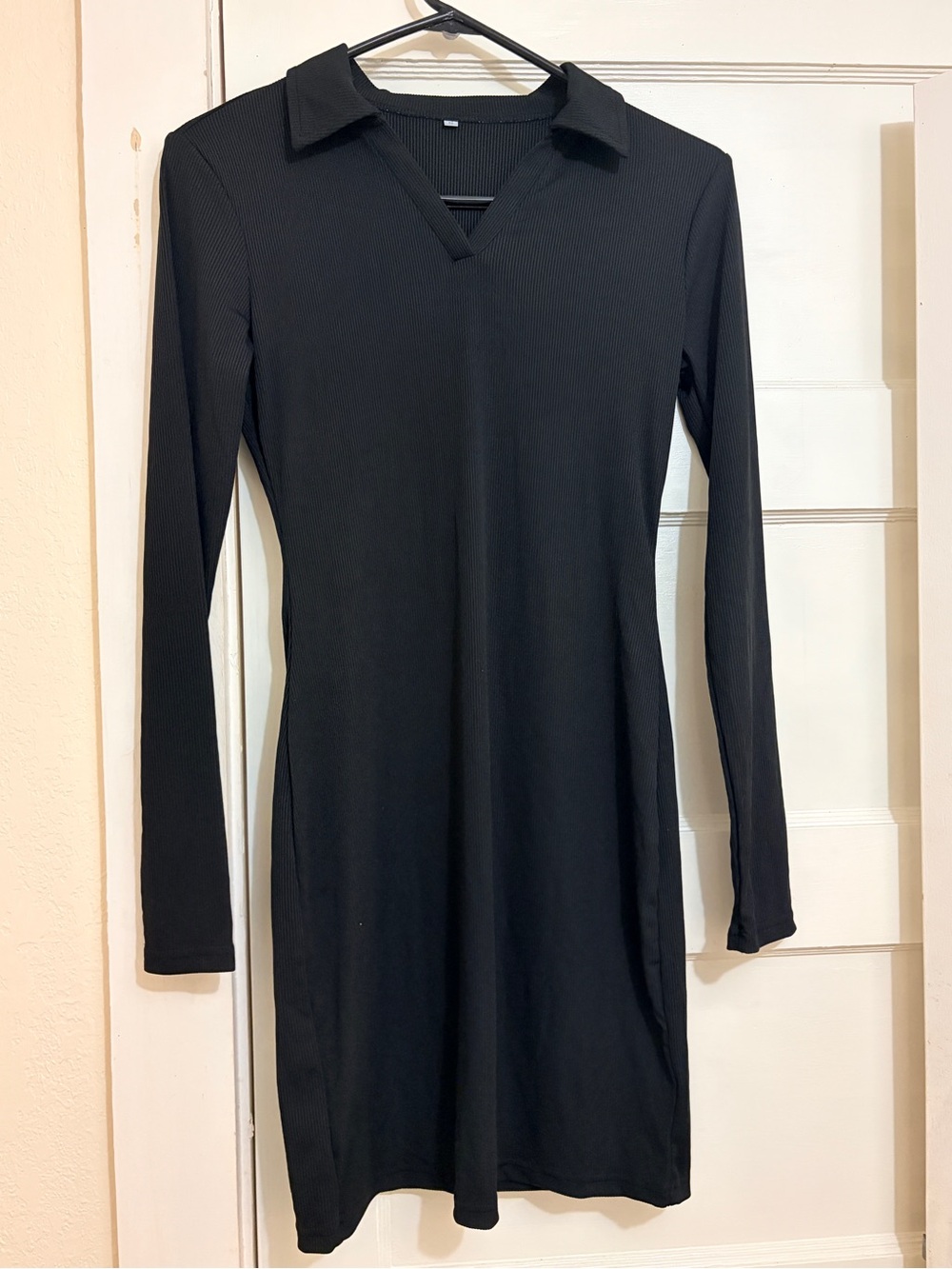Women's Black Long-Sleeve Collared Dress